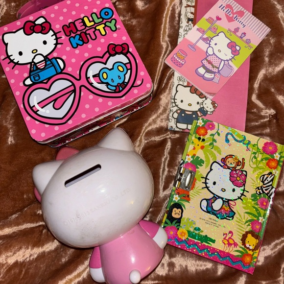 Hello Kitty Bundle - Picture 2 of 2